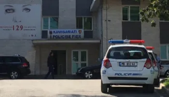 Falsifikuan dokumentet për 1143 hektarë tokë, kush janë 2 ish-drejtorët e arrestuar të Kadastrës së Fierit dhe përfituesi