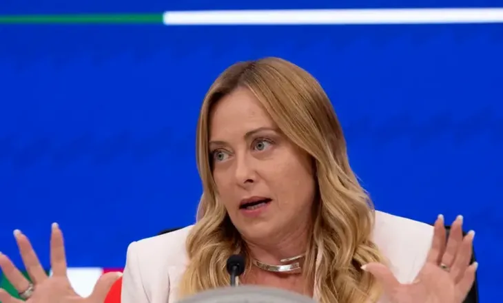 ‘Fëmijët italianë s’mund të ndihen pakicë’, Meloni: Do të kufizohet numri nxënësve të huaj në klasa, ndalohet burka