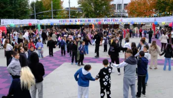 Festivali dhe Panairi i Librit për Fëmijë përmbyllet sot me libra, robotikë dhe inteligjencë artificiale