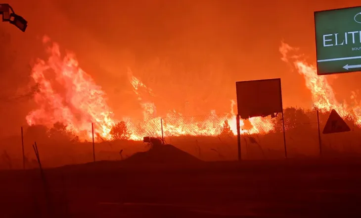 Flakët jashtë kontrollit në Lalz, rrezikohen banesat