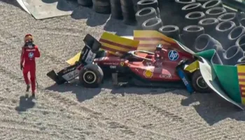 Flamur i kuq!!! Aksident për Leclerc në Monza, makina përfundon në barriera e shkatërruar