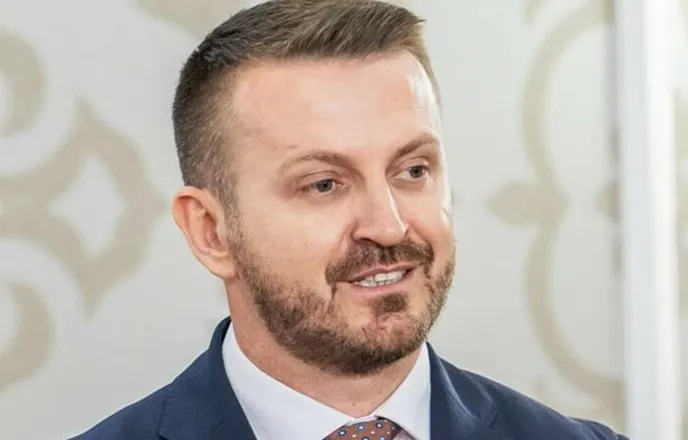 “Flamuri shqiptar nuk është kërcënim për askënd”- Ndalimi i shqiptarëve në Malin e Zi, reagon ministri Dukaj: Ligji duhet të jetë i njëjtë për të gjithë!