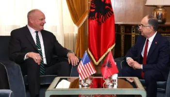 “Forcim i partneritetit strategjik me SHBA”- Ambasadori i ri amerikan i dorëzoi Letrat Kredenciale, Begaj pas takimit kokë më kokë me Wendt: Thellim i marrëdhënieve!