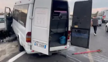 Furgoni del nga rruga në Kashar, disa pasagjerë të dëmtuar