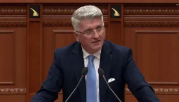 Gjekmarkaj ironizon socialistët: Ligjet tuaja janë “Besa e Gysit” dhe “Prania besnike” e Ron Yeffet