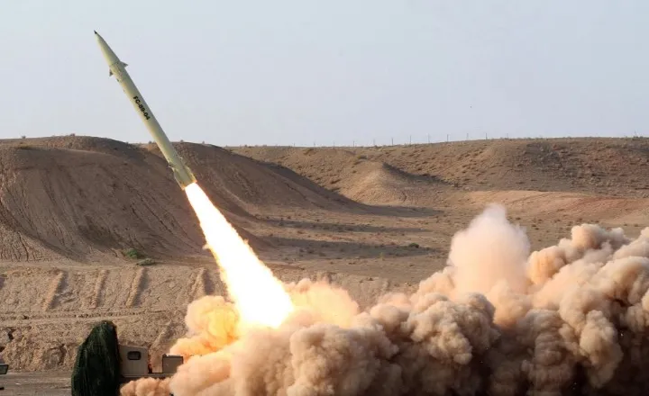 Gjiri Persik në flakë, Irani bombardon me raketa bazat ushtarake amerikane në Bahrein, Irak dhe Jordani!