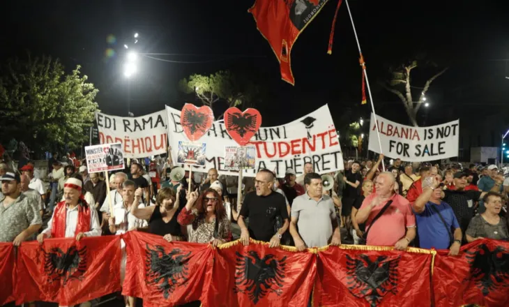 Gjykata e Tiranës liron 14 protestuesit