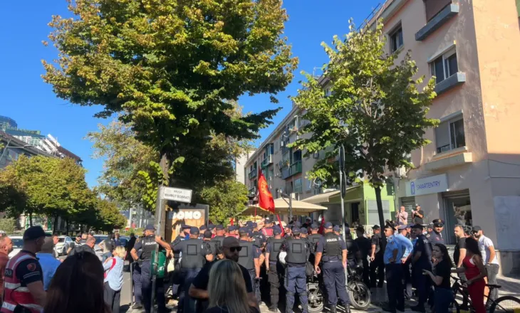 Gjykata e Tiranës liron protestuesit e shoqëruar në komisariat: Arrestimi i tyre ishte i paligjshëm