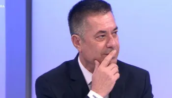 GJYQI PËR VELIAJN, VANGJELI: DUHET TË LËRË QELINË DHE TË KTHEHET NË ZYRË