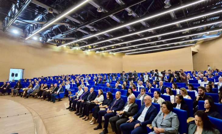 Gjyqtarët ultimatum institucioneve: Pagat duhet të zhbllokohen, vendimi i Kushtetueses të zbatohet menjëherë