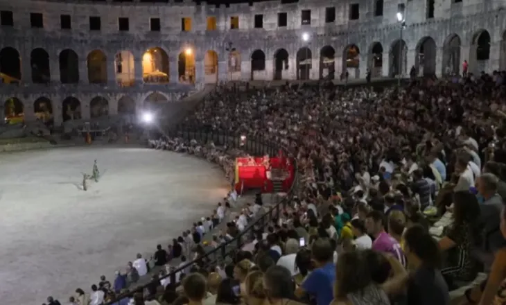 Gladiatorët e sotëm sjellin Romën e Lashtë në Arenën e Pulës