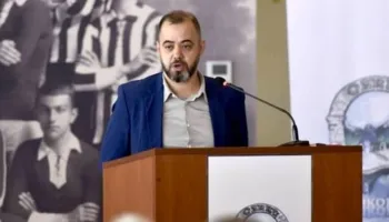 Goditi me grusht arbitrin, presidenti i Vllaznisë kërkon falje: Veprimi im ishte i papranueshëm…