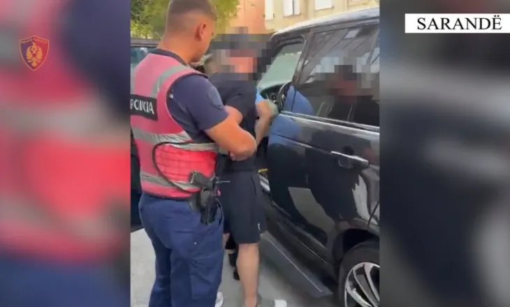 Goditi me grushte punonjësin e policisë, arrestohet 27-vjeçari në Sarandë