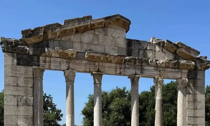 Gonxhja: Gati 1.1 milionë vizitorë në sitet kulturore, kryeson Kalaja e Gjirokastrës