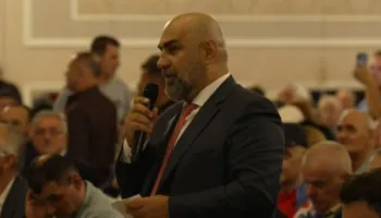 “Gozhdën e fundit në arkivolin e Ramës”, militanti i Berishës në SHBA ndjek retorikën e kryedemokratit (VIDEO)