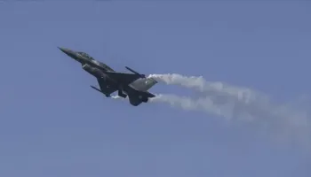 Greqi, rrëzohet një avion ushtarak gjatë një shfaqjeje ajrore