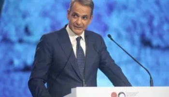 Greqia me paketë masash ekonomike! Pensionistët do marrin 400 euro shtesë çdo vit! Paga minimale 1000 euro!