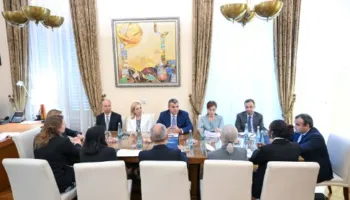 Guvernatori Sejko takohet me përfaqësuesit e Bankës Botërore: Shqipëria ecuri pozitive në rritjen dhe stabilitetin ekonomik! Progres dhe me standardet e BE