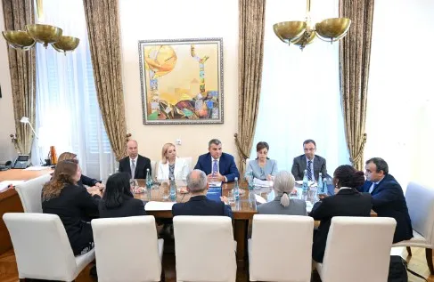 Guvernatori Sejko takohet me përfaqësuesit e Bankës Botërore: Shqipëria ecuri pozitive në rritjen dhe stabilitetin ekonomik! Progres dhe me standardet e BE