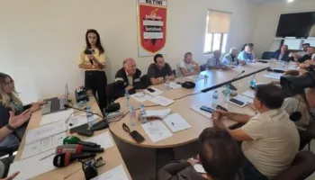 Harta e re territoriale/ Këshilli Bashkiak i Belshit voton kundër bashkimit me Elbasanin