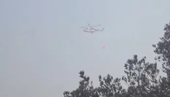 Himara kaloi natën mes flakëve: Zjarri dogji banesa, u evakuuan banorë e turistë! Ja si është situata sot (VIDEO)