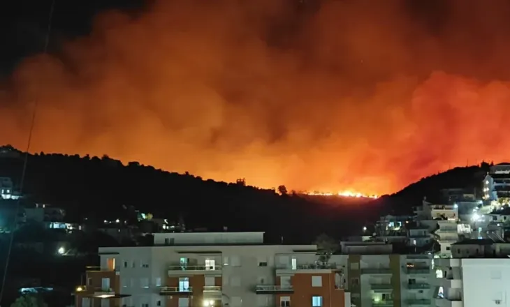 Himara në betejë me flakët, një banesë shkrumbohet, rrezikohen të tjerat