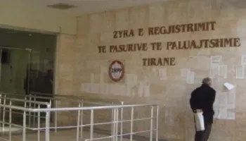 Hipoteka/Projektligji parashikon vendosjen e gjobave nga 5 mijë deri në 500 mijë lekë për punonjësit që vonojnë dosjet