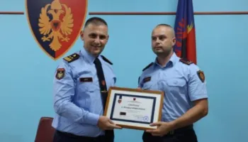 Hita gradon ‘Kryekomisar’ efektivin që shpëtoi 24-vjeçaren e marrë peng në Roskovec! Shpërblim dhe për ata që kapën vrasësin e portugezit