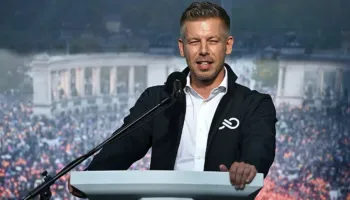 Hungaria ndryshon rregullat e birësimit, hapet rruga për beqarët dhe çiftet e të njëjtës gjini