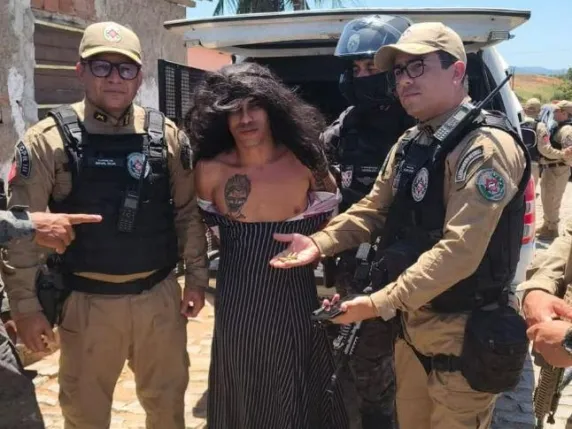 I maskuar si grua dhe me fëmijë në krahë: Arrestohet vrasësi serial në Brazil. Ka rrëfyer 80 vrasje