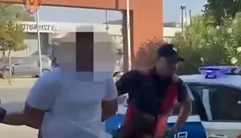 I prangosur, pamjet kur Joz Marku dërgohet në komisariat/ Policia: Rëndojnë 5 akuza