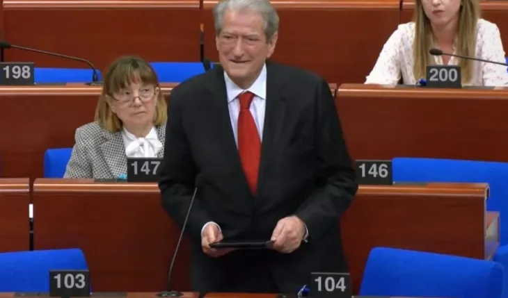 “I vetmi narkoshtet…”- Berisha nxin përsëri Shqipërinë në Strasburg: Diasporës i detyrohemi pothuajse mbijetesën! Qëndrim ndërkombëtar për të shpëtuar kombin