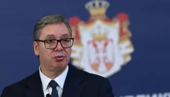 IKI POR JAM KRENAR/ TRONDITJE NË SERBI/ VUÇIÇ LARGOHET NGA PRESIDENCA, POR LË PAS NJË “BOMBË”