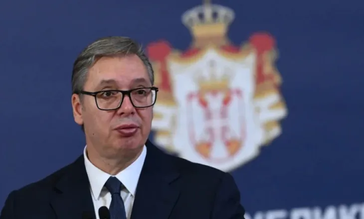 IKI POR JAM KRENAR/ TRONDITJE NË SERBI/ VUÇIÇ LARGOHET NGA PRESIDENCA, POR LË PAS NJË “BOMBË”