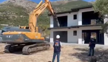 IKMT aksion në Borsh dhe Llaman, prishen ndërtimet pa leje