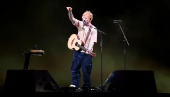 Incidenti i frikshëm gjatë çmontimit të skenës, gjashtë persona të stafit të Ed Sheeran dërgohen në spita