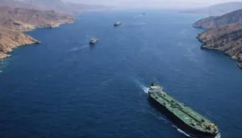 Irani sulmon Jordaninë dhe anijet pranë Hormuzit pasi SHBA shkatërruan disa cisterna të Teheranit