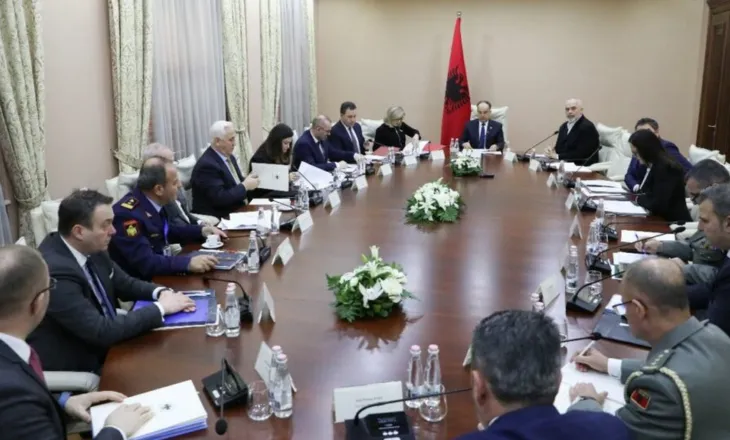 Ish-drejtoresha e SHISH në arrest! Presidenti Begaj mbledh sot Këshillin e Sigurimit Kombëtar, Rama i pranishëm