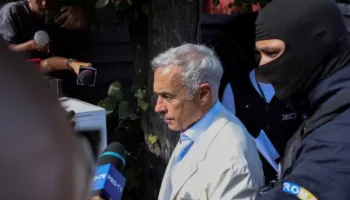 Ish-kandidati për president në Rumani nën hetim për një skemë mashtrimi prej 1.1 milion eurosh –