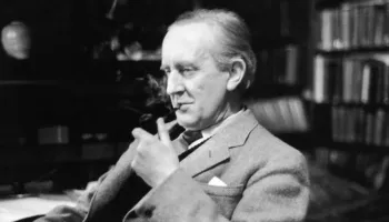 J. R. R. Tolkien zëri i një bote të ndërtuar nga fjalët