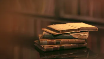 Ja cilat libra u ndaluan me vendim gjykate gjatë komunizmit në Shqipëri