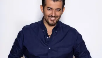 “Ji krenar/e si deti”, Labinot Tahiri: Edhe kur nuk të vlerësojnë, mos e humb vlerën tënde