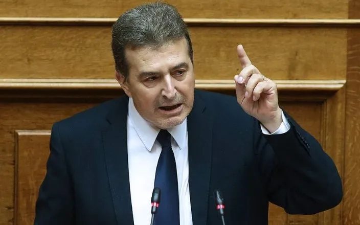 “Jini të sigurt, do i arrestojmë që të gjithë!”- Ministri grek ngre alarmin: Call-Centerat shqiptarë po mashtrojnë grekët, janë bërë si epidemi !