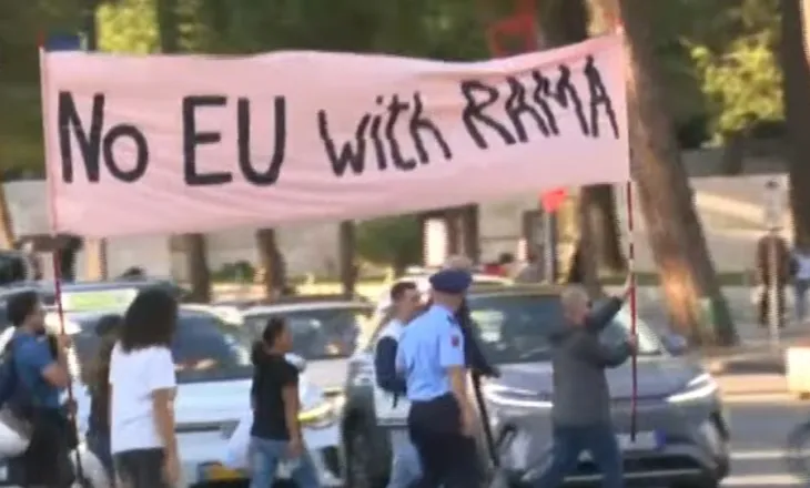 ‘Jo BE me Edi Ramën’/ Von der Leyen në Tiranë, Rama nxjerr forcat speciale kundër protestuesve