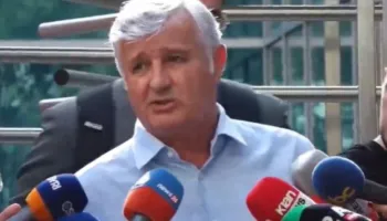 “Jo celularëve në seanca”- Maks Haxhia: U kemi dërguar kërkesë, por GJKKO nuk u ka kthyer përgjigje avokatëve! Shkelen të drejtat