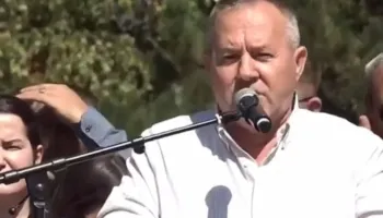 “Jo në emrin tim”, Kosova proteston kundër Speciales, Gucati kërkon largimin e Donika Gërvallës: Ranë pre e ndikimit të Serbisë!