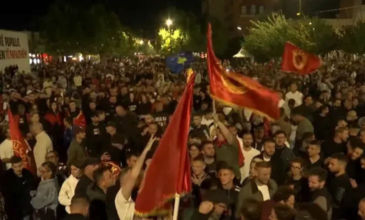 ‘Jo në emrin tim’ – Në Prishtinë protestohet ndaj vendimit të Hagës