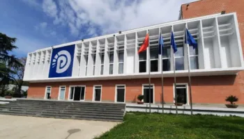 “Jo propagandë, përgjegjësi dhe transparencë”- PD reagon për mbledhjen e Këshillit të Sigurisë nga Presidenti: Shqiptarët nuk kanë nevojë për spektakël!
