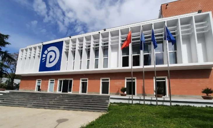 “Jo propagandë, përgjegjësi dhe transparencë”- PD reagon për mbledhjen e Këshillit të Sigurisë nga Presidenti: Shqiptarët nuk kanë nevojë për spektakël!