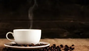 Kakao në kafenë e mëngjesit? Ja si mund të ndikojë në tretje dhe shëndetin e zorrëve